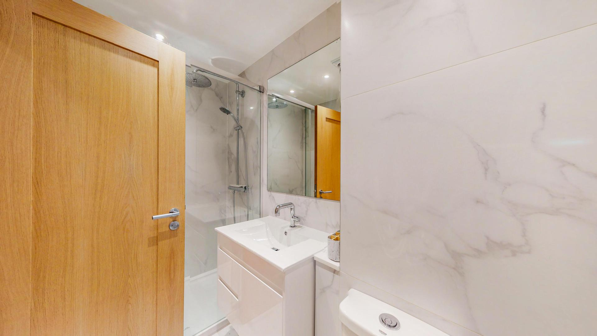 Modern Sharers Apartment Brondesbury Park, Brondesbury 